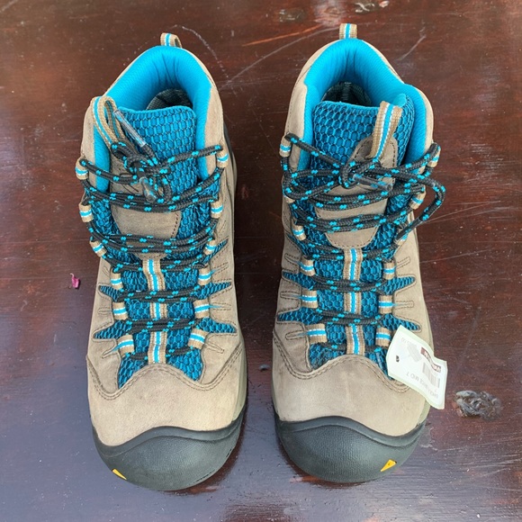 !!SOLD!! WOMEN’S KEEN HIKING BOOTS (SIZE 7) - Picture 1 of 6